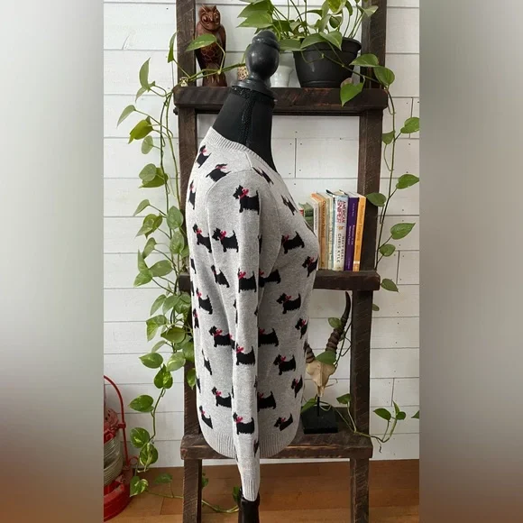 Charter Club: Gray Knit Crew Neck Sweatshirt Western Terrier Dogs with Red Bows - Picture 9 of 17